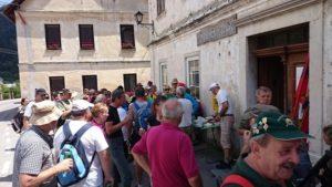 Okrepčilo in počitek pred galerijo HUD Karel Barjanski